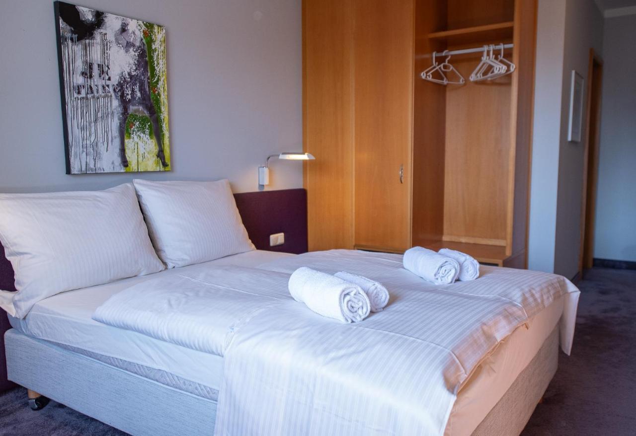 Hotel Lachnerhof แอร์ลังเงิน ภายนอก รูปภาพ